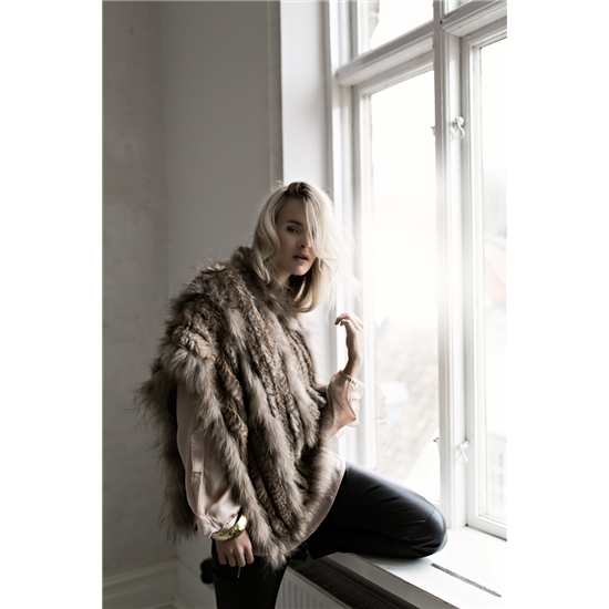 1Millie Fur Poncho Natural.jpg